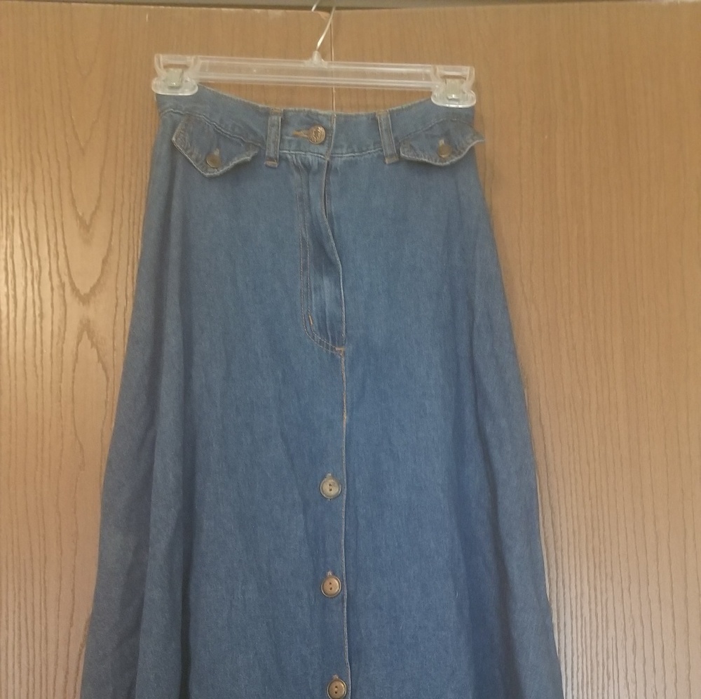 Maxi denim skirt
